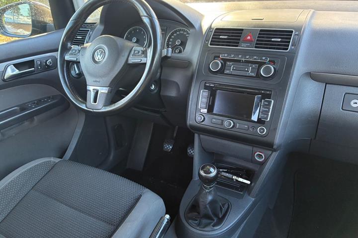 Brun VW Touran fra 2011