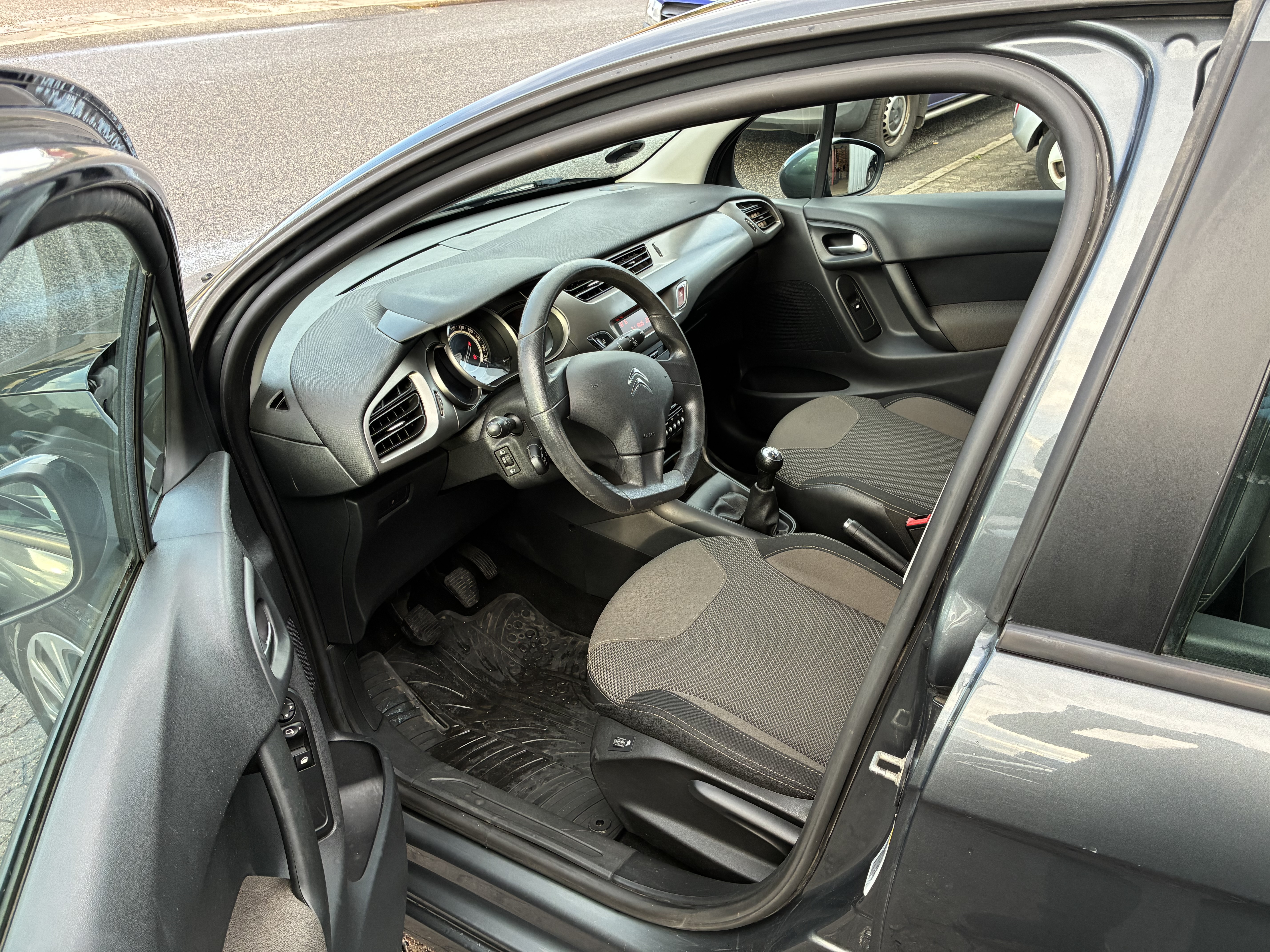 Blå Citroën C3 fra 2014