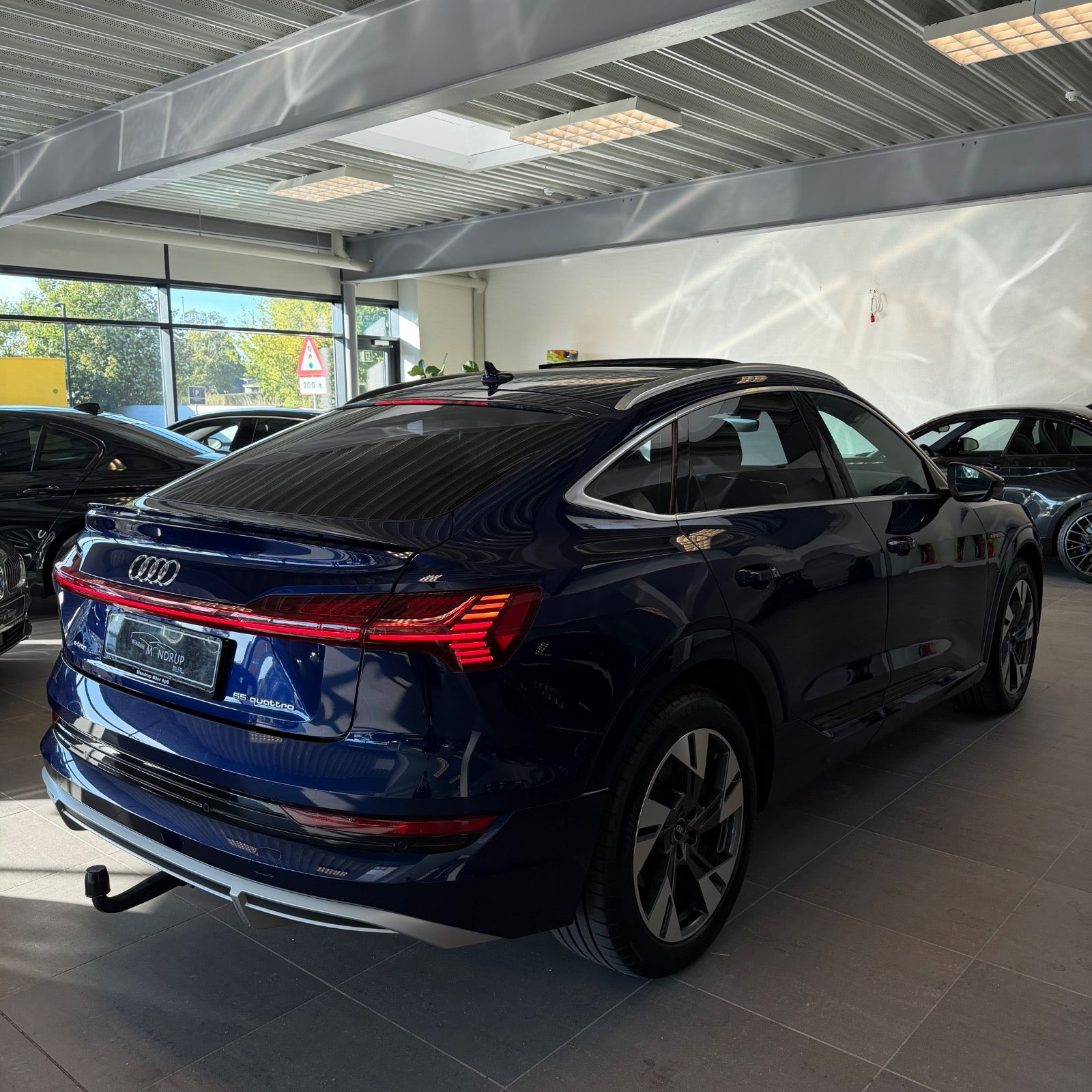 Blå Audi e-tron fra 2022