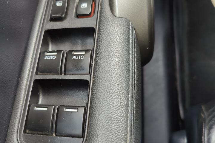 Blå Honda CR-V fra 2012