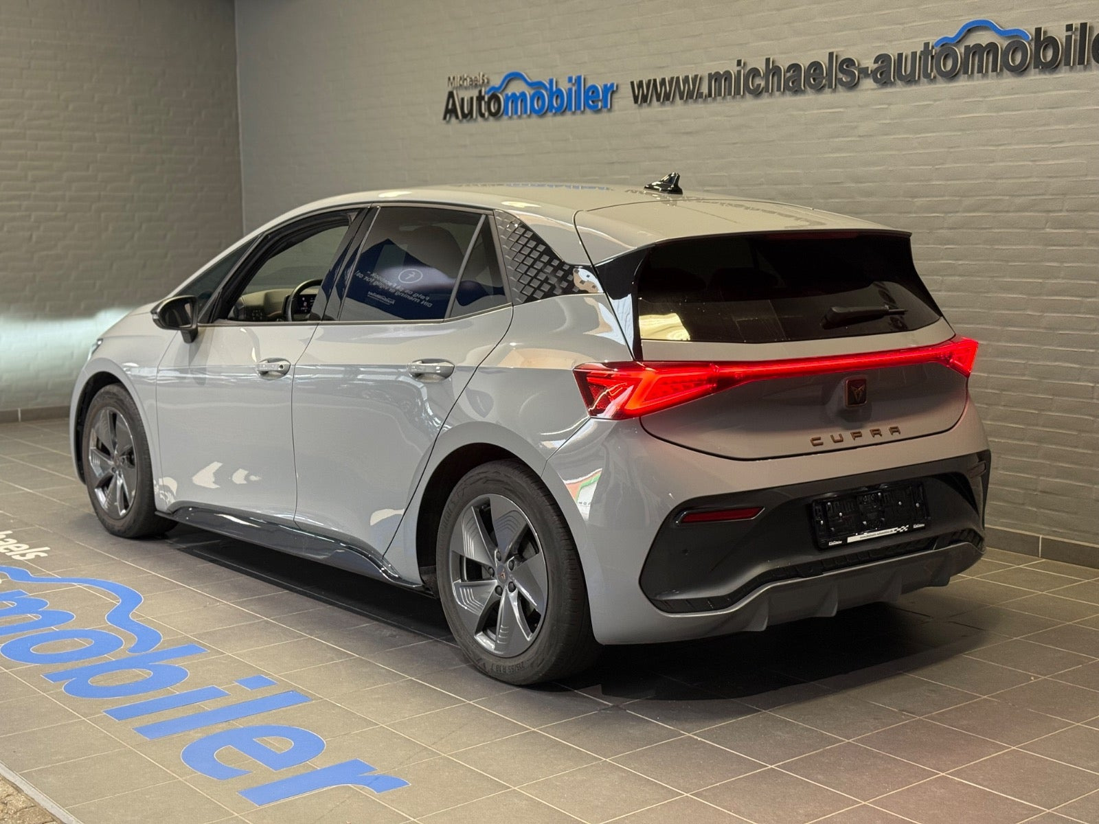Grå Cupra Born fra 2024