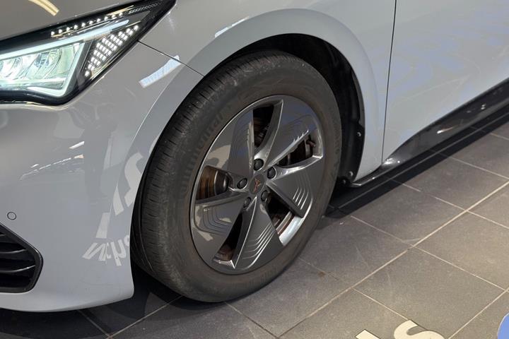 Grå Cupra Born fra 2024