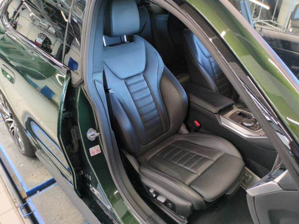Grøn BMW i4 fra 2024