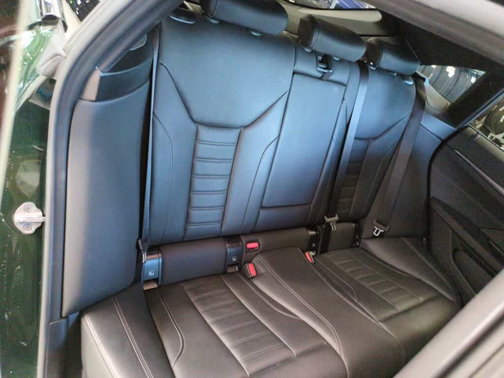 Grøn BMW i4 fra 2024