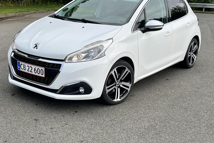 Hvid Peugeot 208 fra 2018
