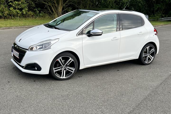 Hvid Peugeot 208 fra 2018