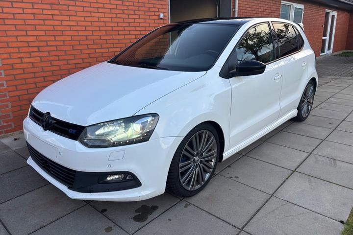 undefined VW Polo fra 2017 set udefra
