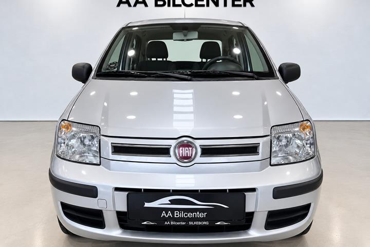 Sølv Fiat Panda fra 2012