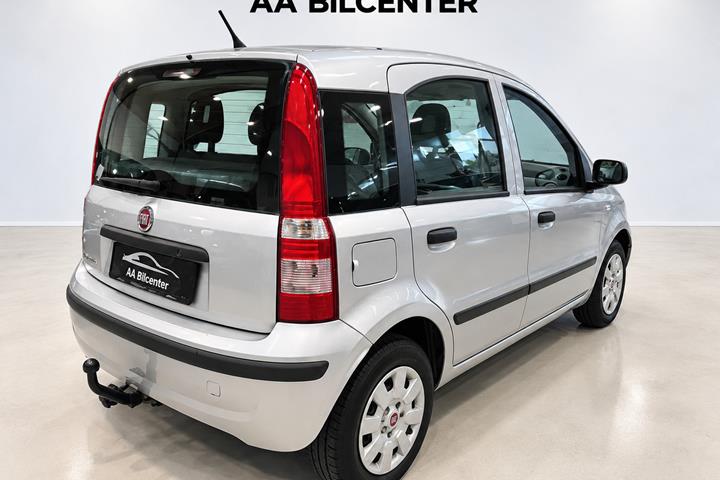 Sølv Fiat Panda fra 2012