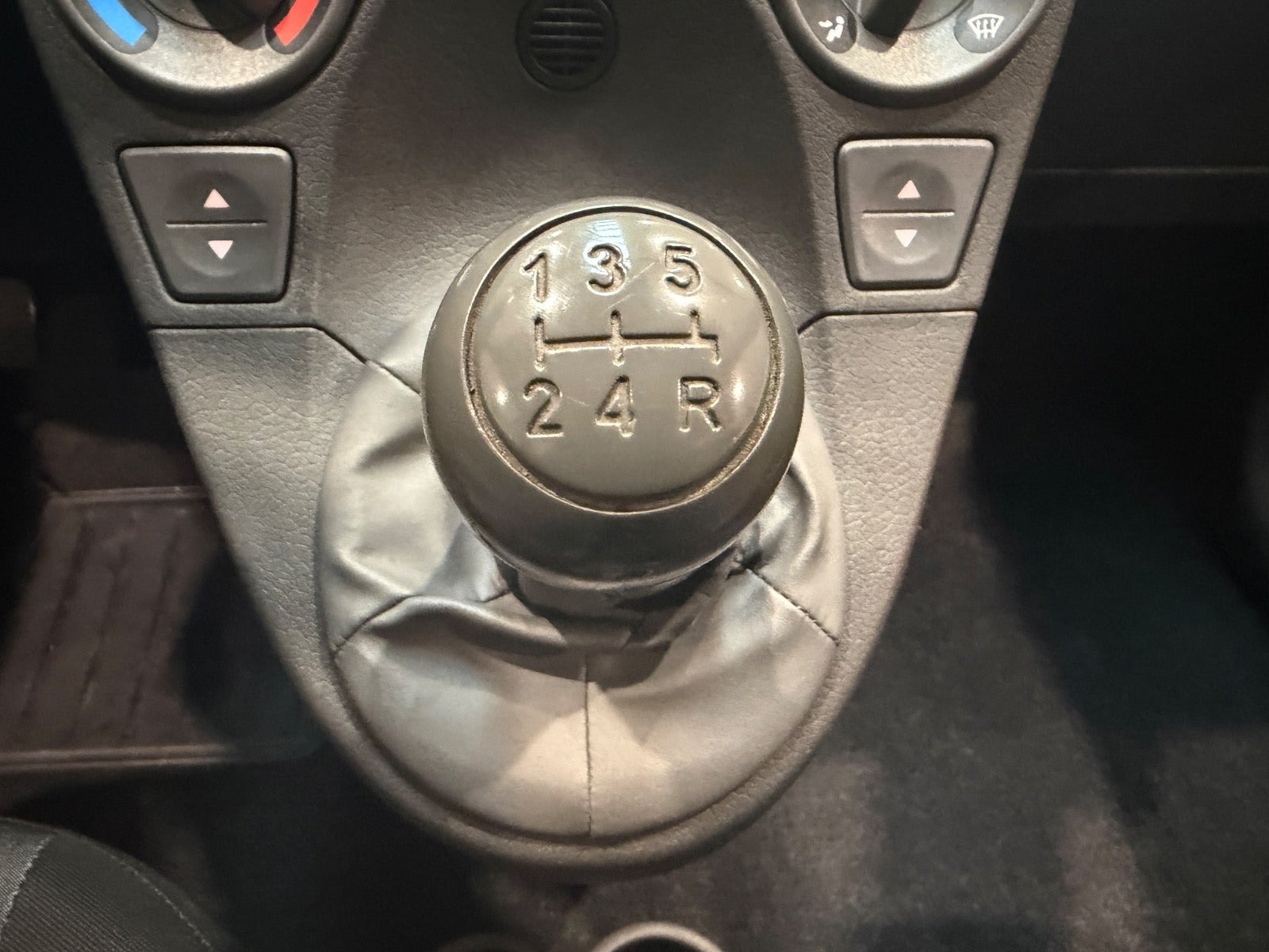 Sølv Fiat Panda fra 2012