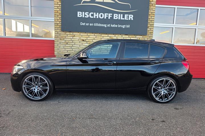 Sort BMW 116i fra 2013