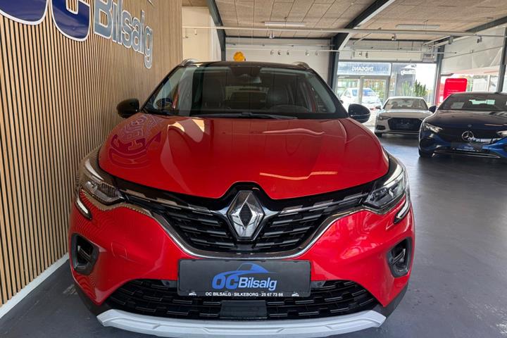 Rød Renault Captur fra 2021