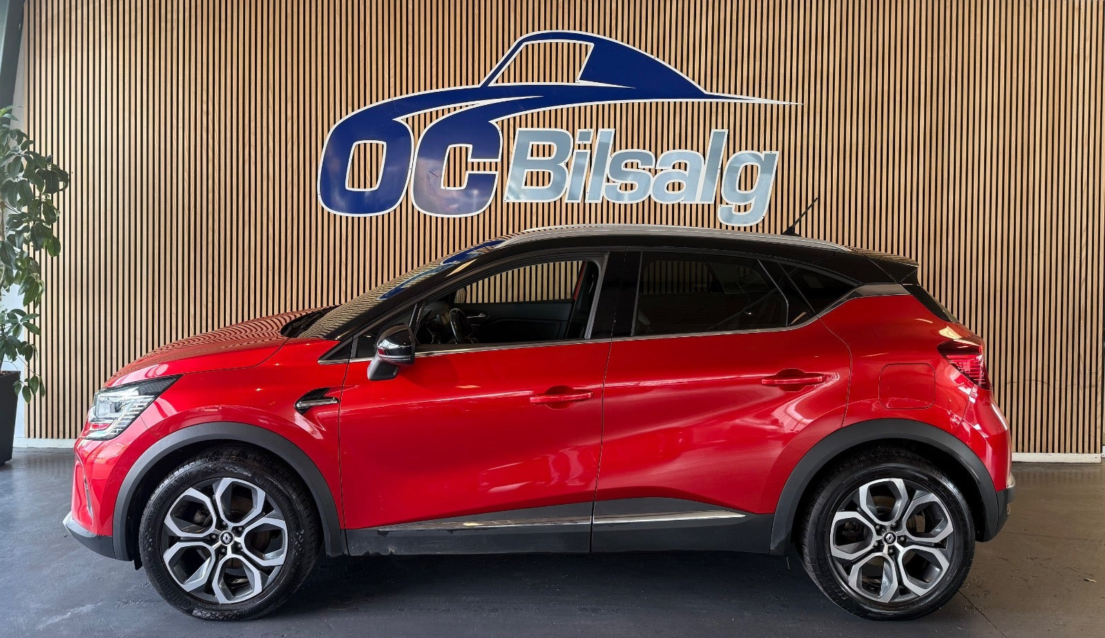 Rød Renault Captur fra 2021