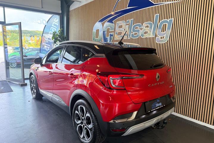 Rød Renault Captur fra 2021