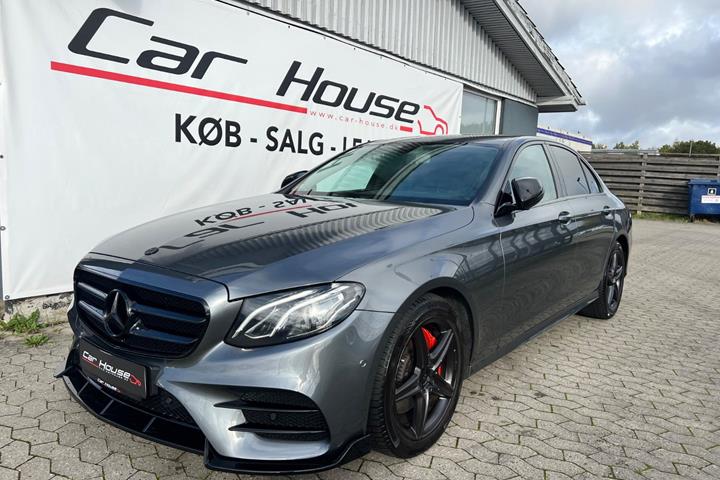 Grå Mercedes E300 d fra 2018