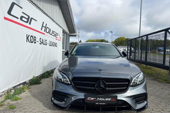 Grå Mercedes E300 d fra 2018