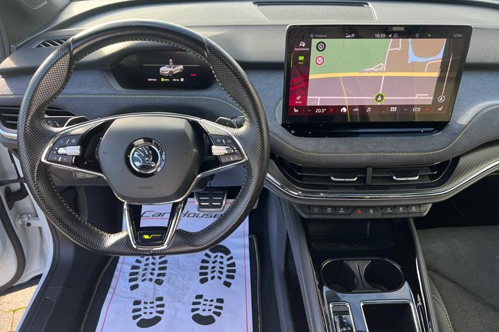 Hvid Skoda Enyaq fra 2023