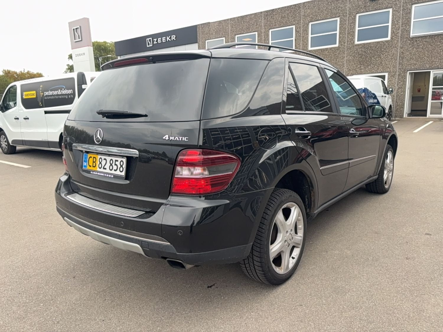 Sort Mercedes ML420 fra 2007