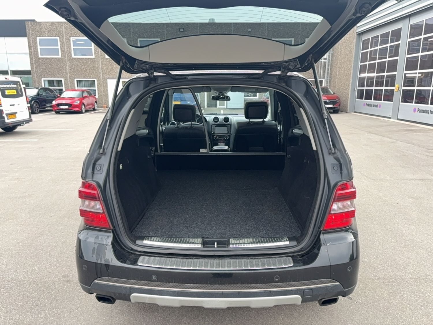 Sort Mercedes ML420 fra 2007