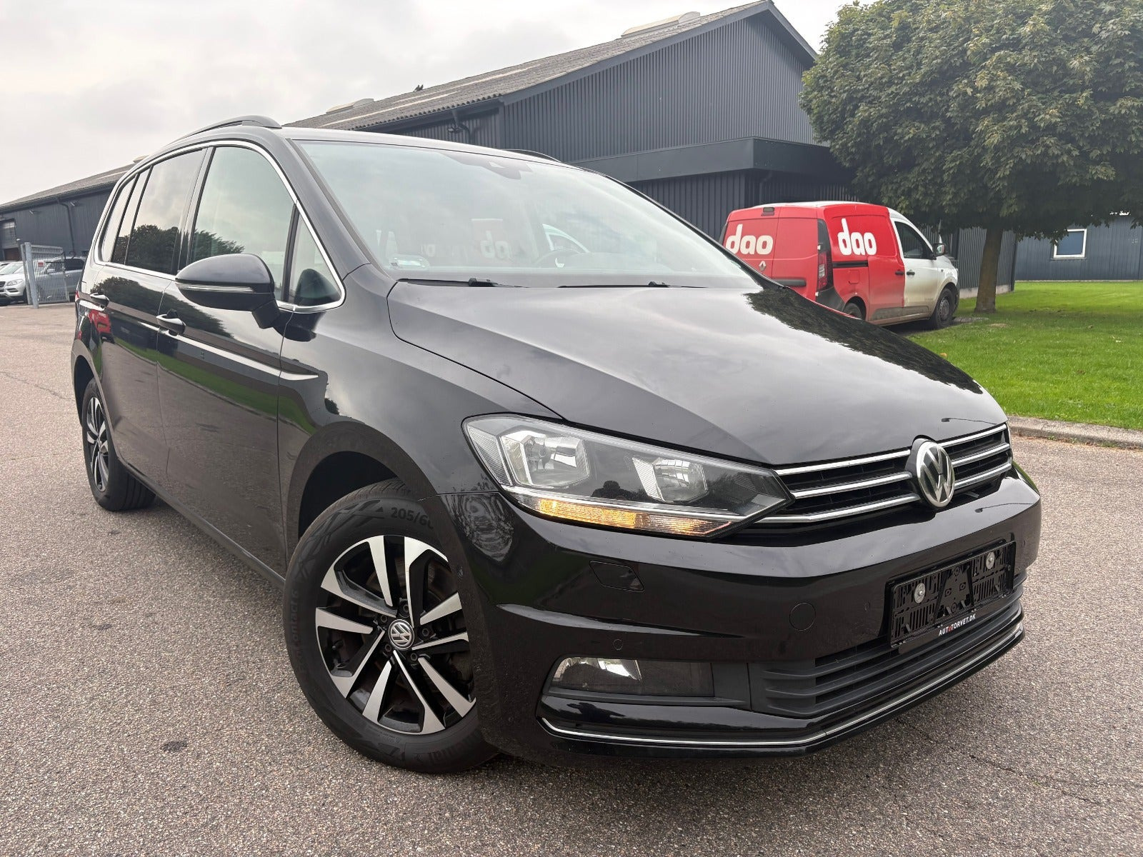 Sort VW Touran fra 2019