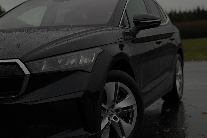 Sort Skoda Enyaq fra 2022