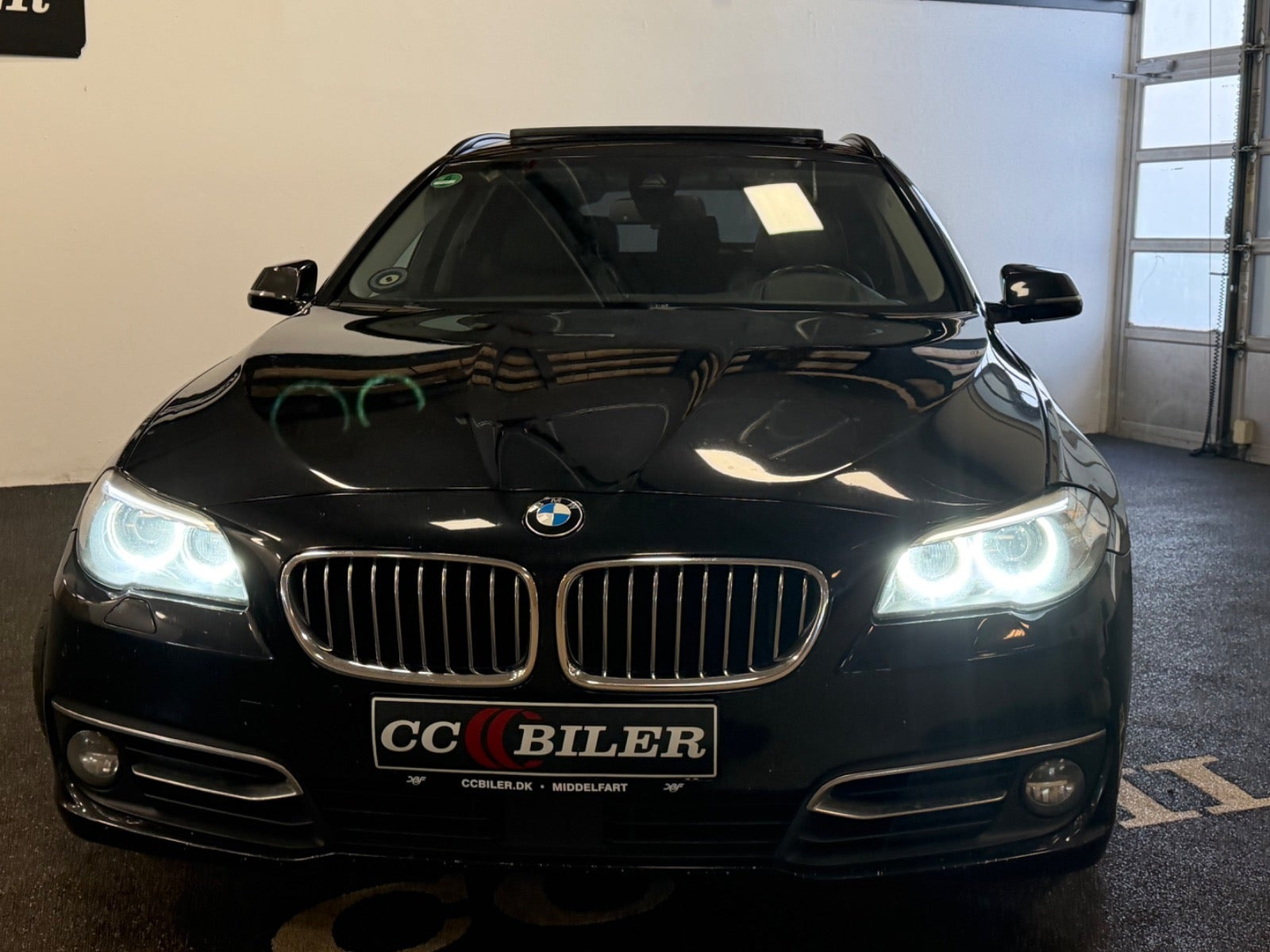 Sort BMW 530d fra 2015