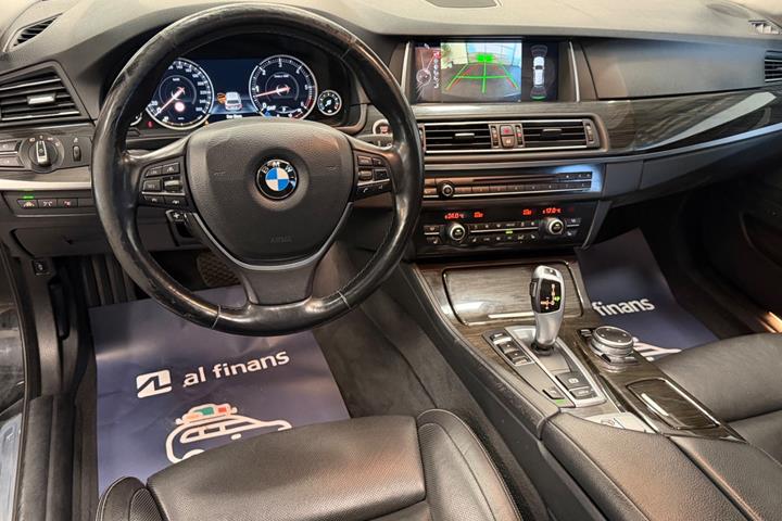 Sort BMW 530d fra 2015