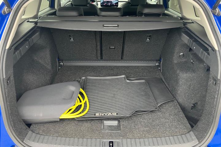 Blå Skoda Enyaq fra 2022