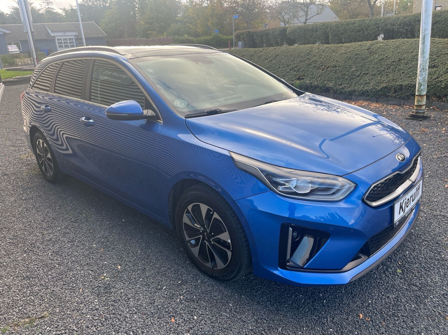 Blå Kia Ceed fra 2021