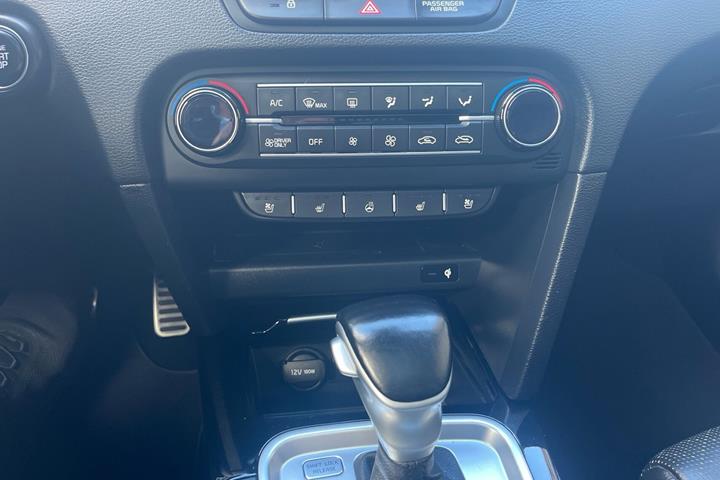 Blå Kia Ceed fra 2021