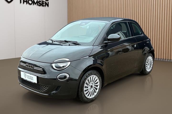 Sort Fiat 500e fra 2023 set udefra