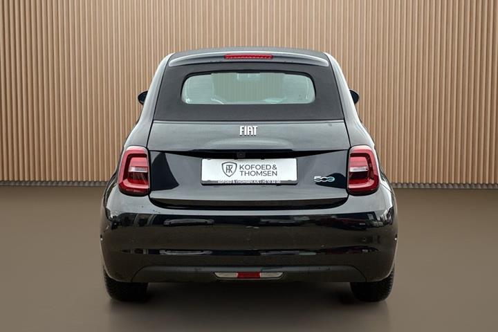 Sort Fiat 500e fra 2023