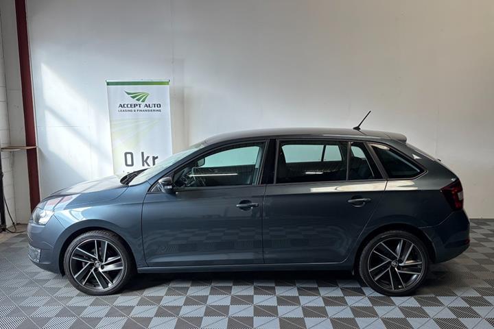 Grå Skoda Rapid fra 2017