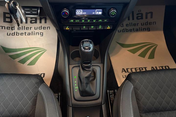 Grå Skoda Rapid fra 2017