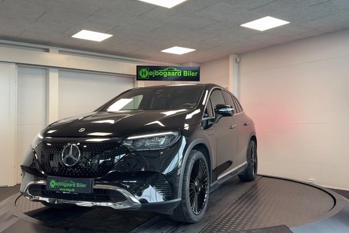 Sort Mercedes EQE350+ SUV fra 2025 set udefra