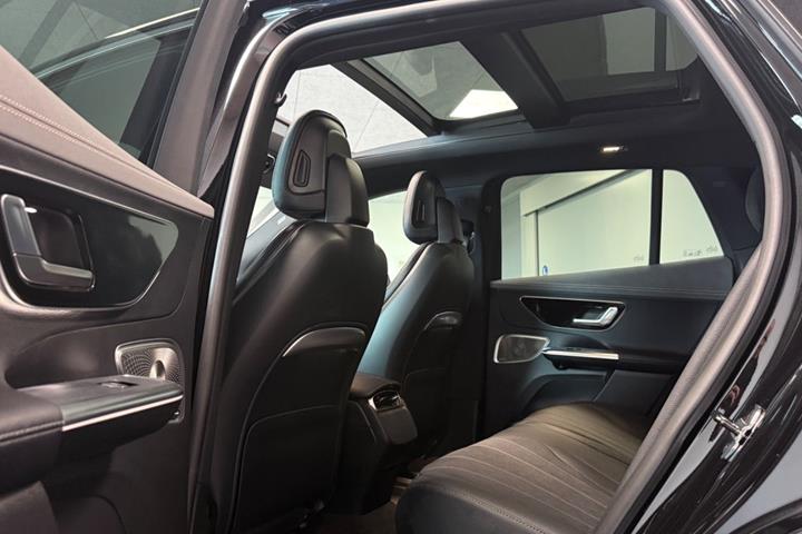 Sort Mercedes EQE350+ SUV fra 2025