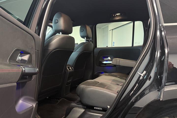 Rød Mercedes EQB250+ fra 2024