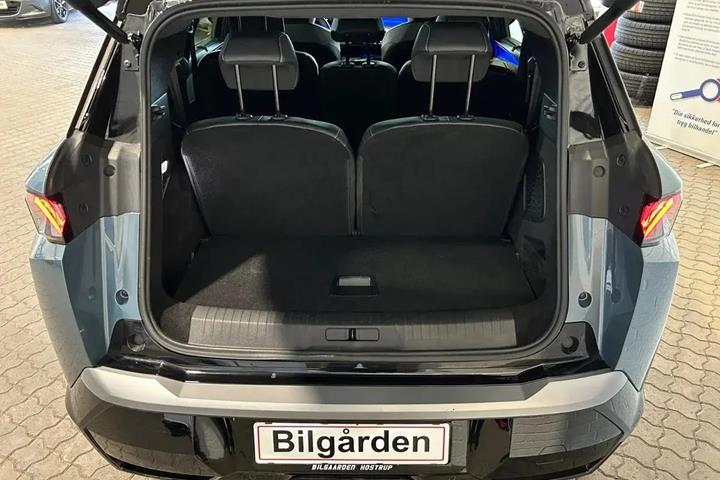 Blå Peugeot e-5008 fra 2025