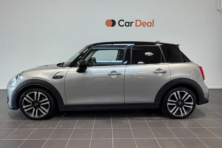 Sølv Mini Cooper S fra 2024