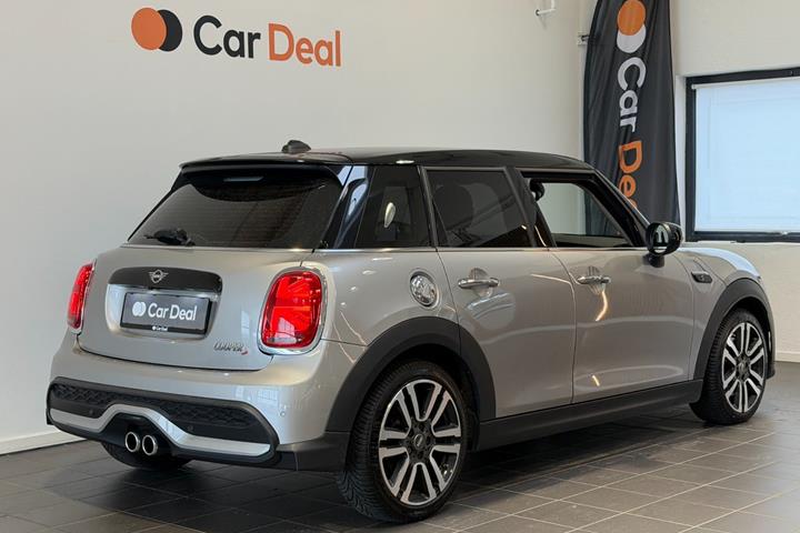 Sølv Mini Cooper S fra 2024