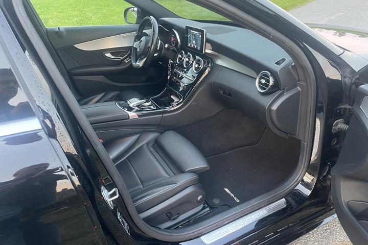 Sort Mercedes C220 d fra 2017