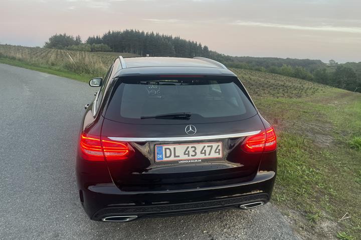 Sort Mercedes C220 d fra 2017