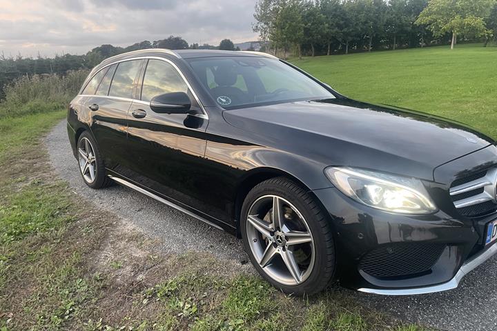 Sort Mercedes C220 d fra 2017