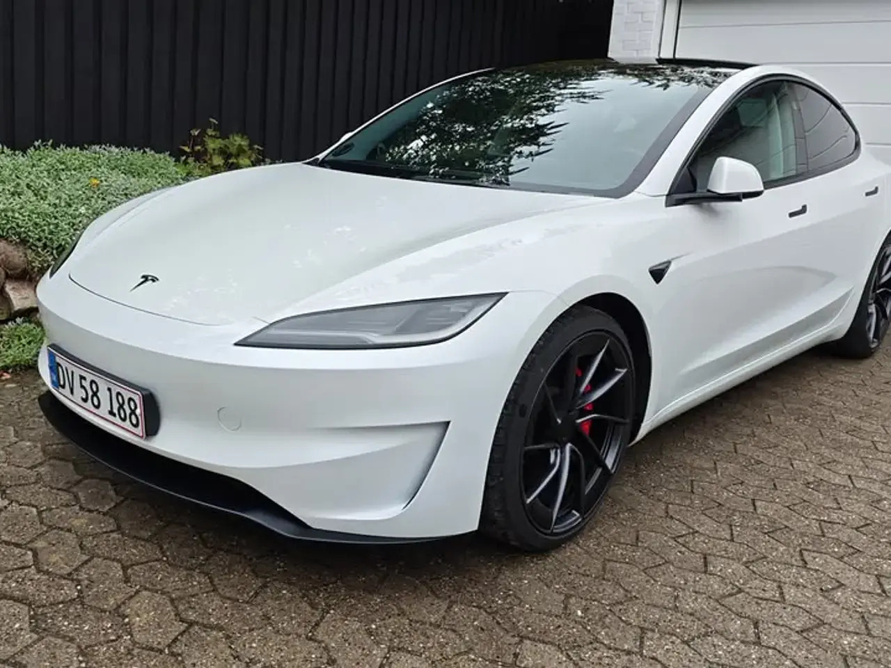 Tesla Model 3 Performance
