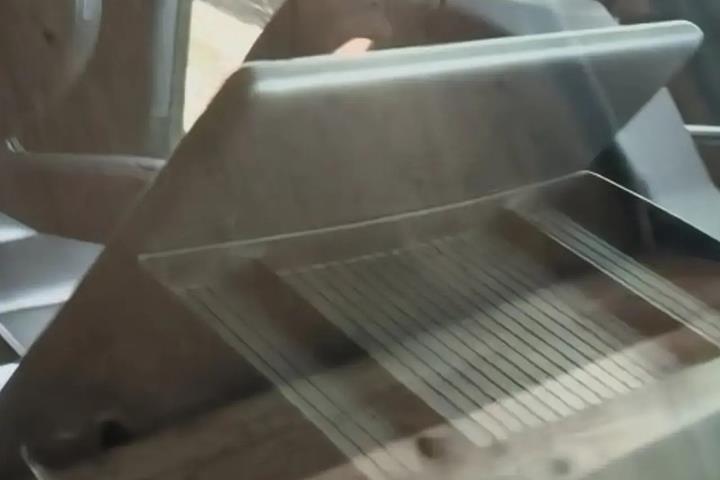 Hvid Tesla Model 3 fra 2024