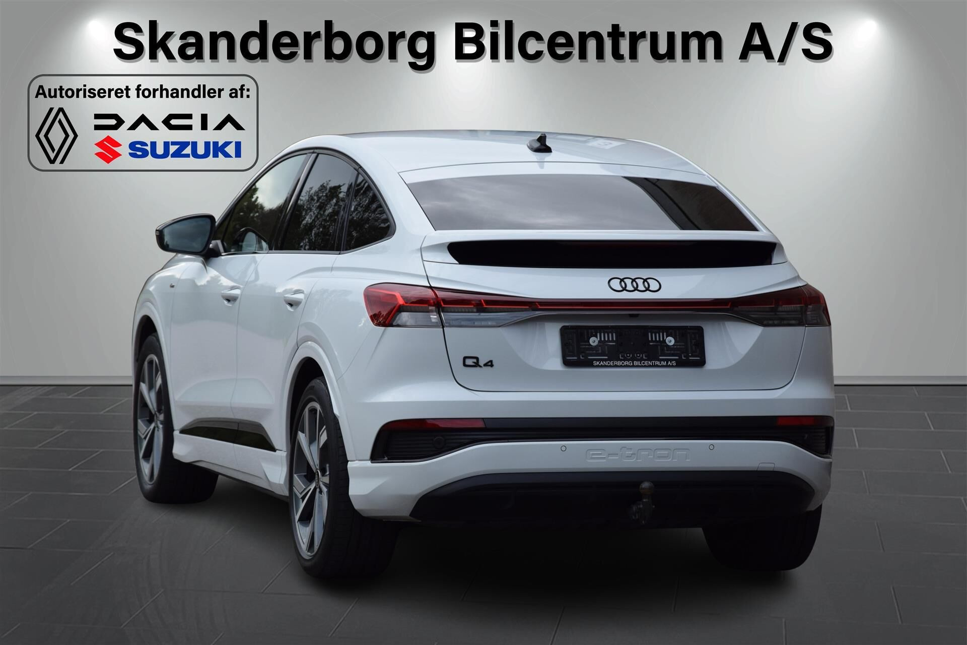 Hvid Audi Q4 fra 2024