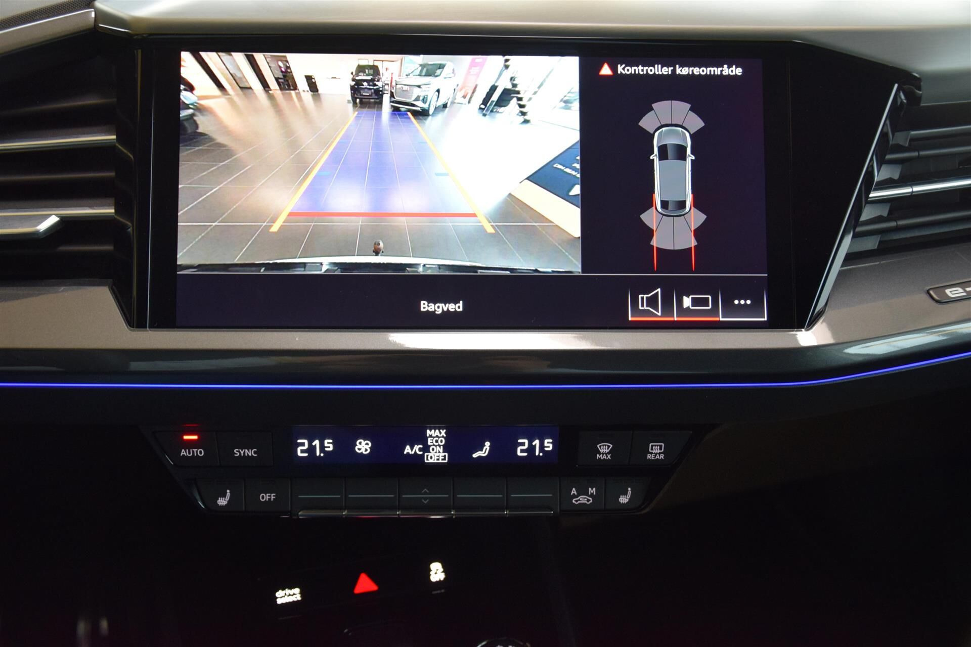 Hvid Audi Q4 fra 2024