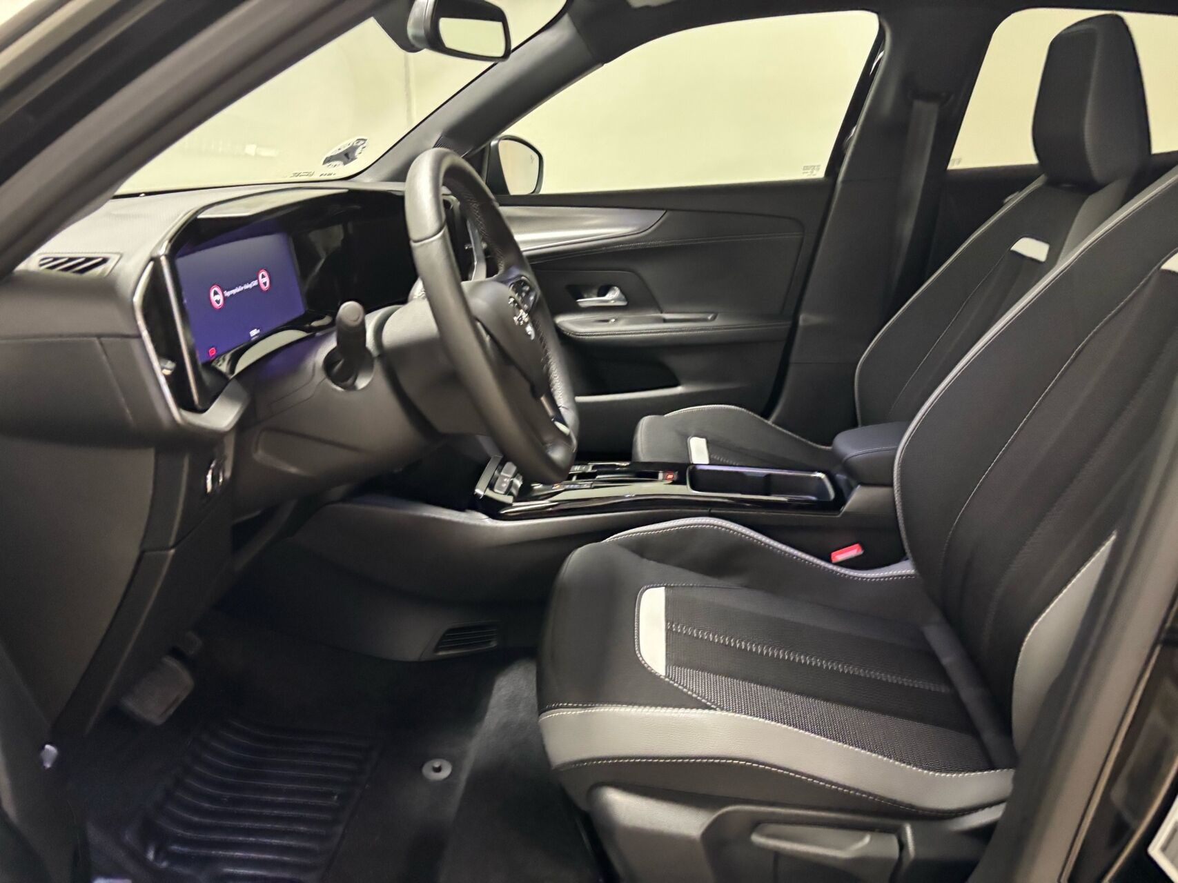 Sort Opel Mokka-e fra 2025