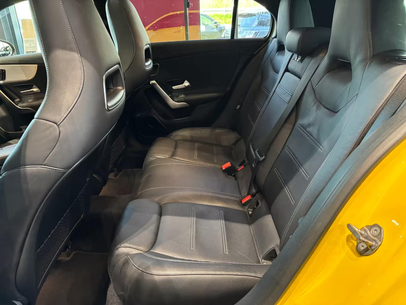 Gul Mercedes A-Klasse fra 2019