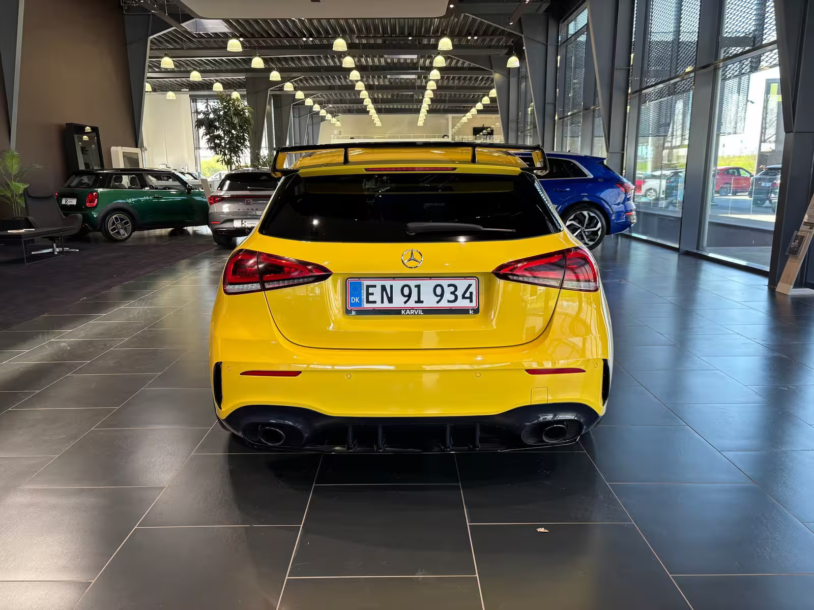 Gul Mercedes A-Klasse fra 2019